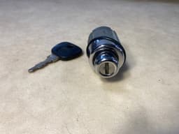 BMW GENUINE BMW E23 7 SERIES Trunk Lid Lock With Key 51241858639 — thumbnail 8