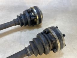 BMW GENUINE BMW E23 7 Genuine Axle Output Shaft Right & Left 33211225730 — thumbnail 4