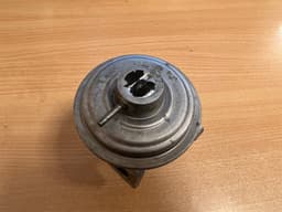 BMW BMW 3 5 6 X3 X5 X6 E90 E91 E60 E61 E63 E83 E70 E71 GENUINE EGR valve M57 — thumbnail 5