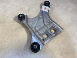 BMW BMW 5 G30 G31 G38 F90 6 G32 7 G11 G12 Genuine DSC Hydraulic unit Bracket Holder — thumbnail 4