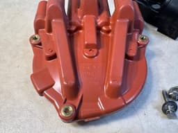BMW GENUINE BMW 7 E23 E32 E38 6 E24 5 E28 E34 Ignition Distributor Cap 12111725070 — thumbnail 4