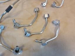 BMW BMW OEM High Pressure Pipe Fuil injection SET 8596231 8596232 8571575 8571574 — thumbnail 4