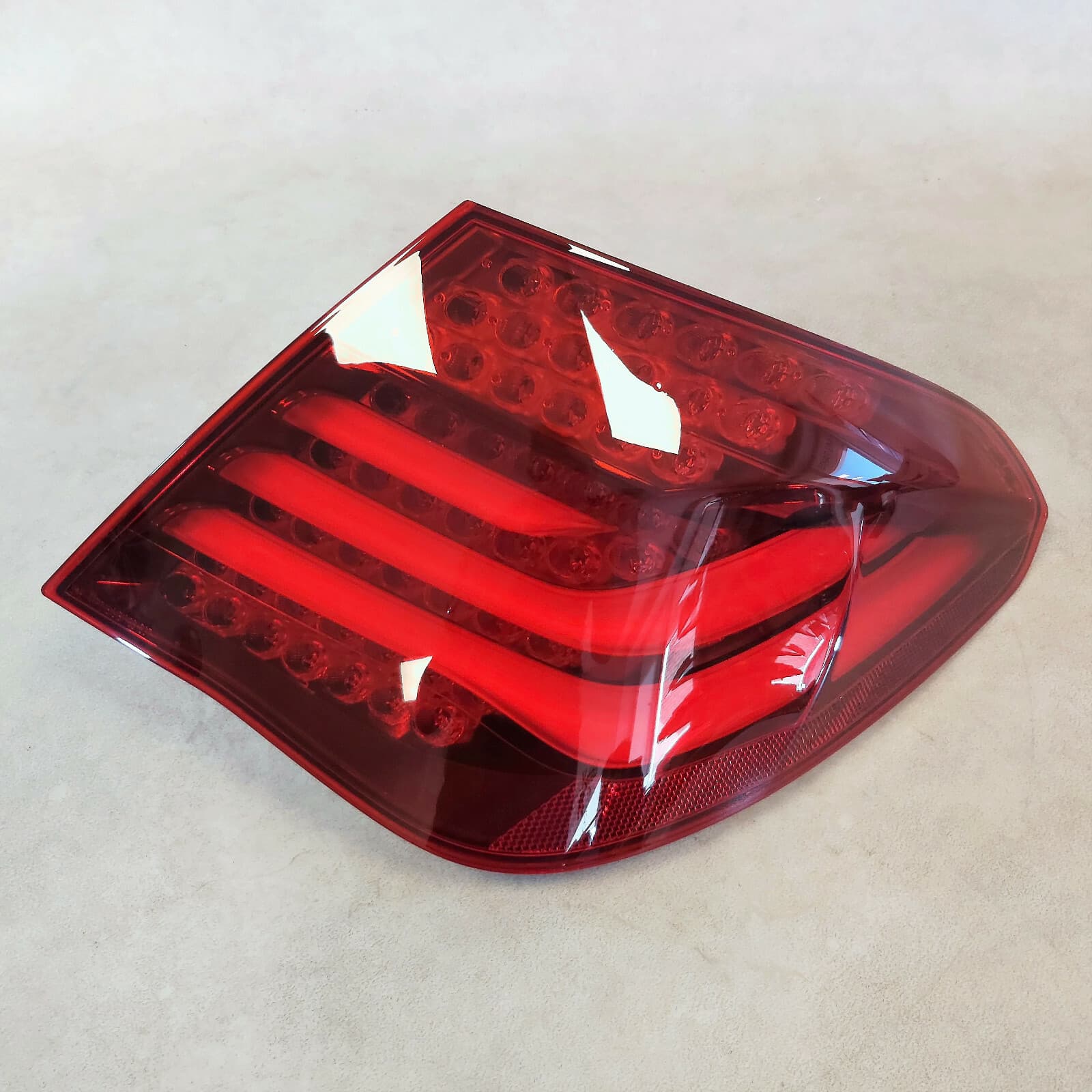 BMW BMW 7 Series F01 F02 Genuine Rear Light In The Side Panel, Right 63217300270