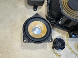 BMW BMW X5 E70 X5M E70 LCI INDVIDUAL AUDIO SOUND SPEAKER FULL SET WITH AMPLIFER — thumbnail 3
