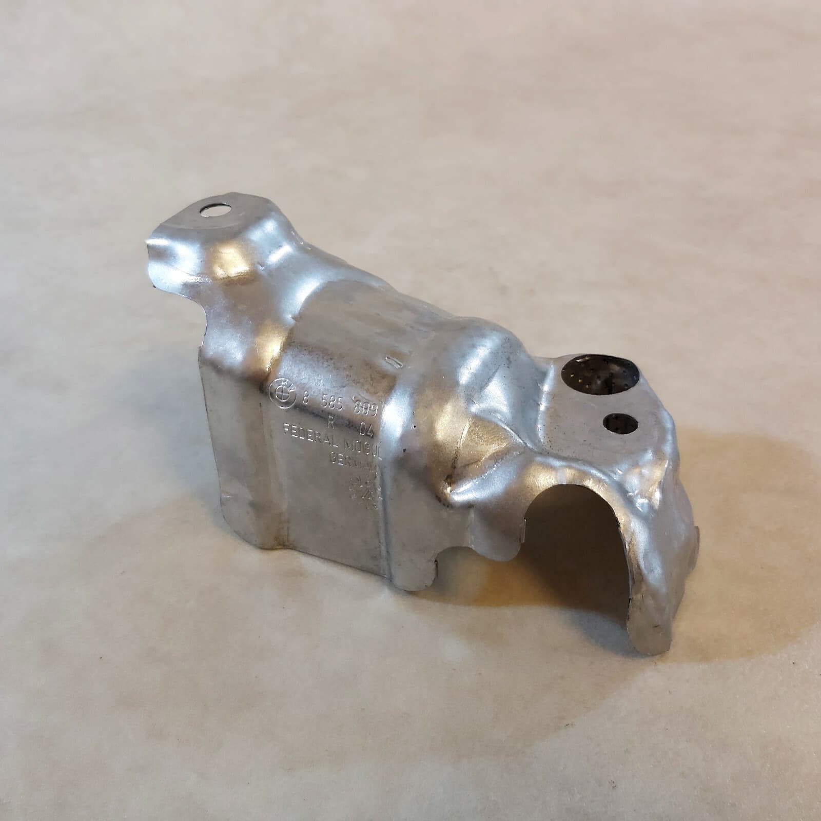 BMW Original BMW f45 f46 f48 f39 MINI f60 11628585809 8585809 8 585 809 Heat Shield