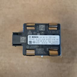 MERCEDES-BENZ NEW GENUINE Mercedes Benz GLC C205 W253 W205 Radar Sensor FCW-Stop A0009059013 — thumbnail 1