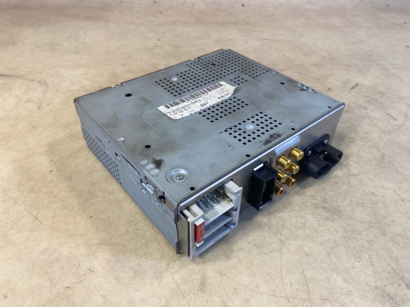 Mercedes G Class W463 TV Tuner Amplifier Control Unit A2208200897 BECKER