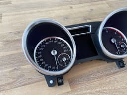 MERCEDES-BENZ Mercedes G class W463 GENUINE INSTRUMENT CLUSTER SPEEDOMETER — thumbnail 2