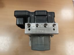PORSCHE Porsche 991 911 TURBO S ABS BRAKE UNIT HYDRAULIC VALVE BLOCK 99135575551 — thumbnail 4