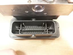 PORSCHE Porsche 991 911 TURBO S ABS BRAKE UNIT HYDRAULIC VALVE BLOCK 99135575551 — thumbnail 7