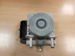 PORSCHE Porsche 991 911 TURBO S ABS BRAKE UNIT HYDRAULIC VALVE BLOCK 99135575551 — thumbnail 6