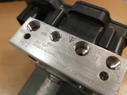 PORSCHE Porsche 991 911 TURBO S ABS BRAKE UNIT HYDRAULIC VALVE BLOCK 99135575551 — thumbnail 9