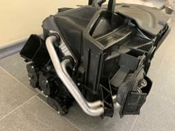 PORSCHE Porsche 911 991 Genuine AC Air Heater Blower Case Housing 99157301104 — thumbnail 7
