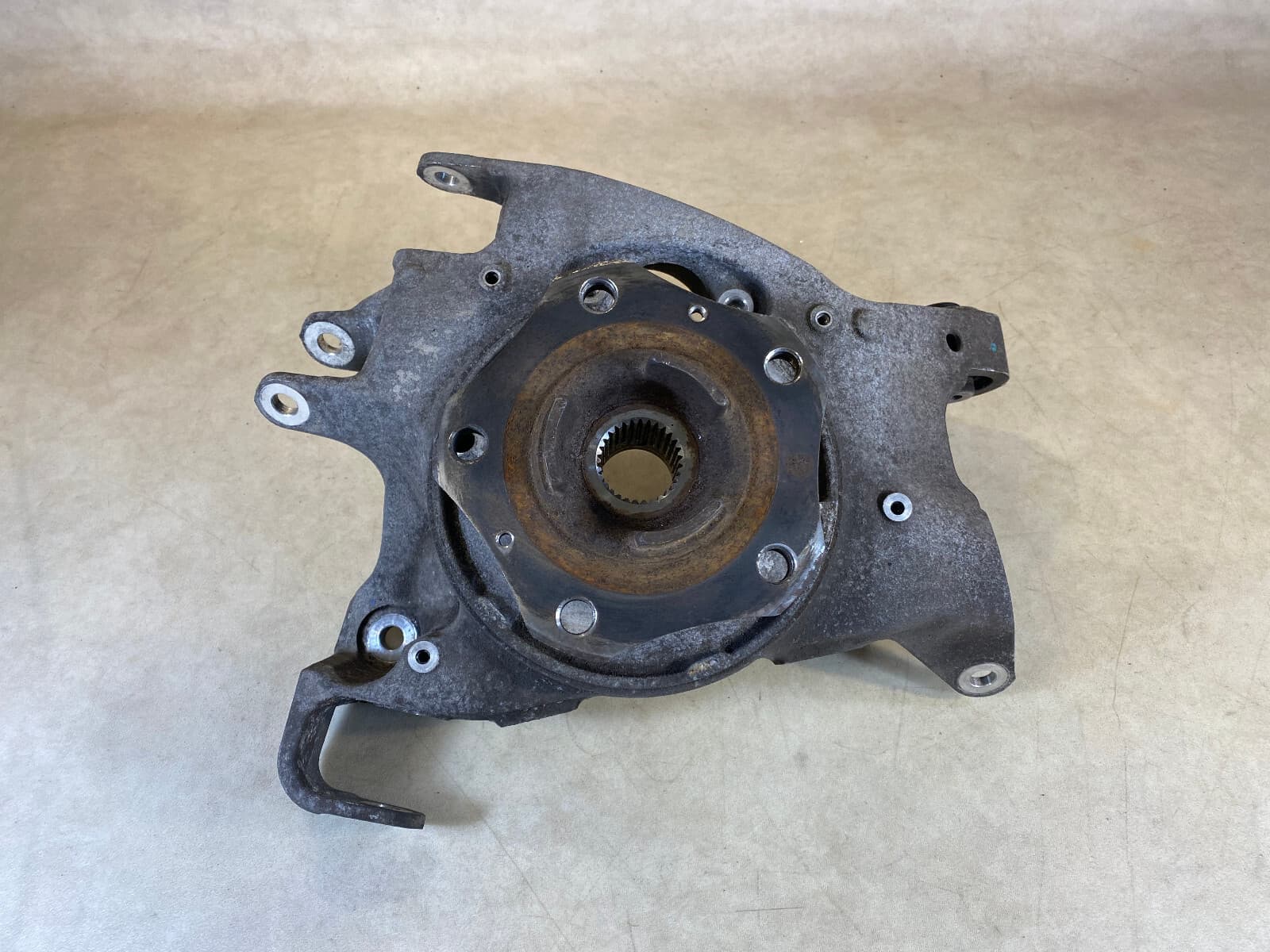 Porsche 911 991 GENUINE Rear Left Support Knuckle Hub Bearing Housing