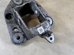 PORSCHE Porsche 911 991 GENUINE Rear Right Control Arm Bracket 99133132902 — thumbnail 3