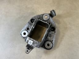 PORSCHE Porsche 911 991 GENUINE Rear Right Control Arm Bracket 99133132902 — thumbnail 2