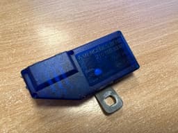 MERCEDES-BENZ Mercedes E G class W210 W463 Genuine Antenna Amplifier Unit A2108202389 — thumbnail 2