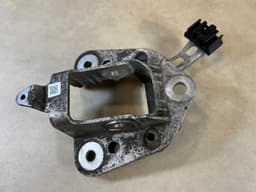 PORSCHE Porsche 911 991 GENUINE Rear Left Control Arm Bracket 99133132902 — thumbnail 2
