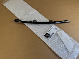 MERCEDES-BENZ Mercedes Benz VITO W447 GENUINE AMG BLACK FRONT RIGHT GRILLE TOP MOLDING TRIM — thumbnail 3