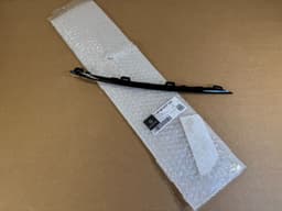 MERCEDES-BENZ Mercedes Benz VITO W447 GENUINE AMG BLACK FRONT RIGHT GRILLE TOP MOLDING TRIM — thumbnail 1