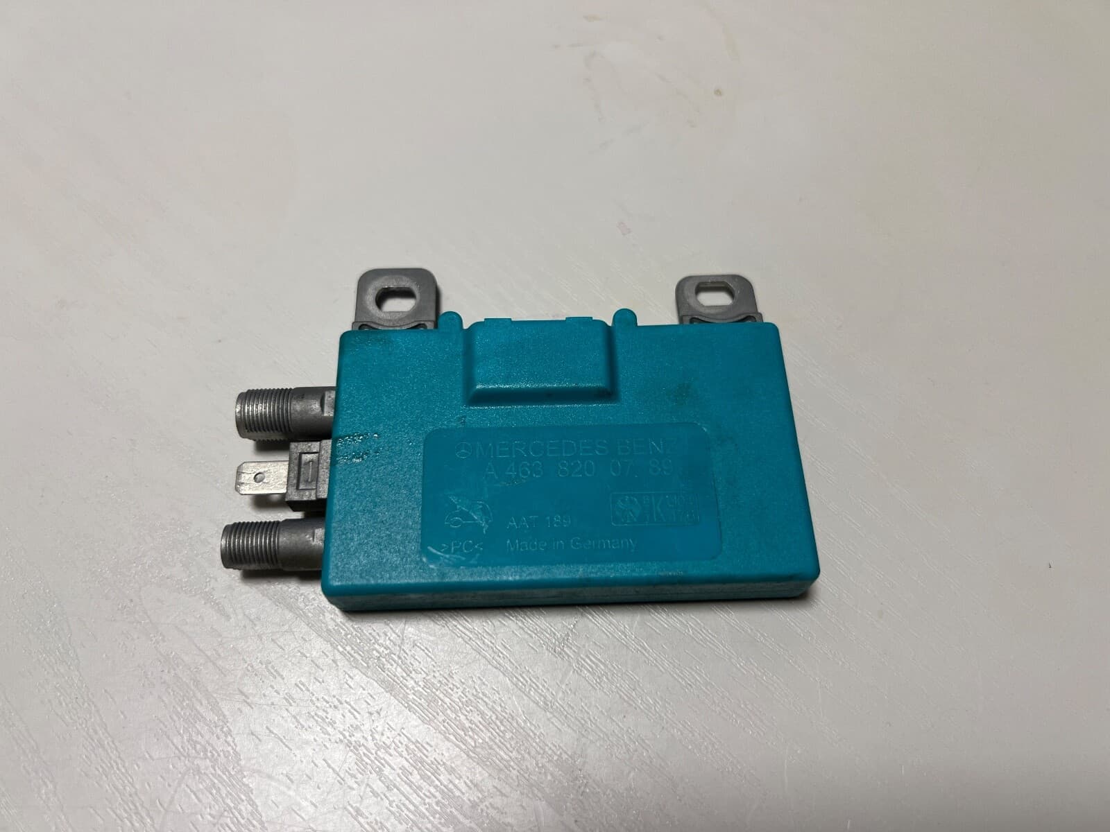 MERCEDES-BENZ Mercedes G class W463 GENUINE Antenna Amplifier control Unit A4638200789