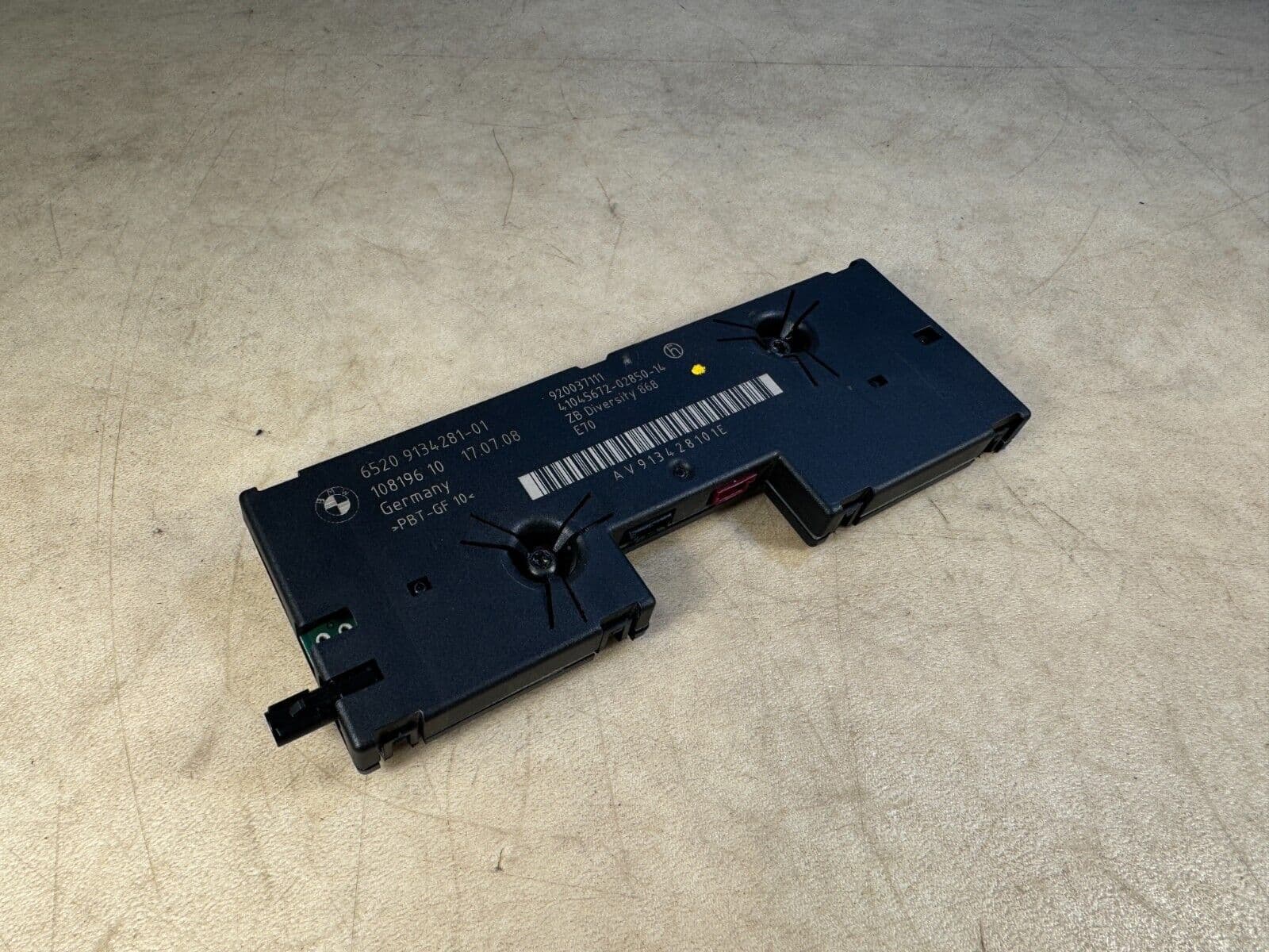 BMW Genuine BMW X5 E70 LCI Antenna amplifier Diversity 868 MHZ 65209134281