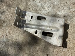 BMW GENUINE BMW X5 E70 F15 F85 X6 E71 E72 F16 F86 Bracket for tank guard, left — thumbnail 2