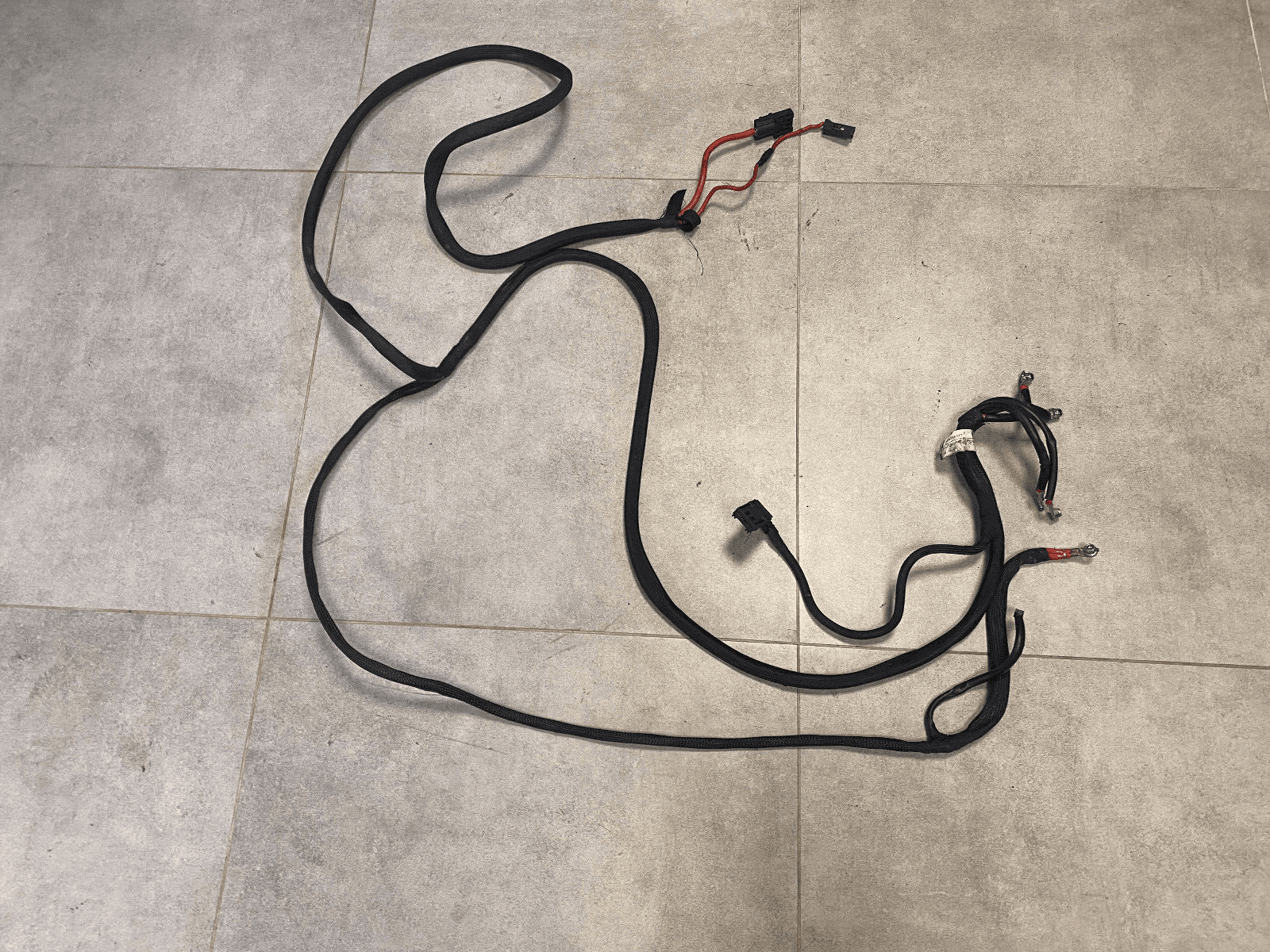MERCEDES-BENZ Mercedes G class W463 GENUINE Battery Wire without Fuse Box A4635402706