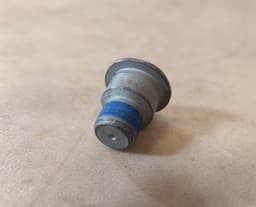 MERCEDES-BENZ NEW MERCEDES-BENZ G W463 - FRONT WHEEL BRAKE CAP BOLT, A0019900914, 0019900914 — thumbnail 4