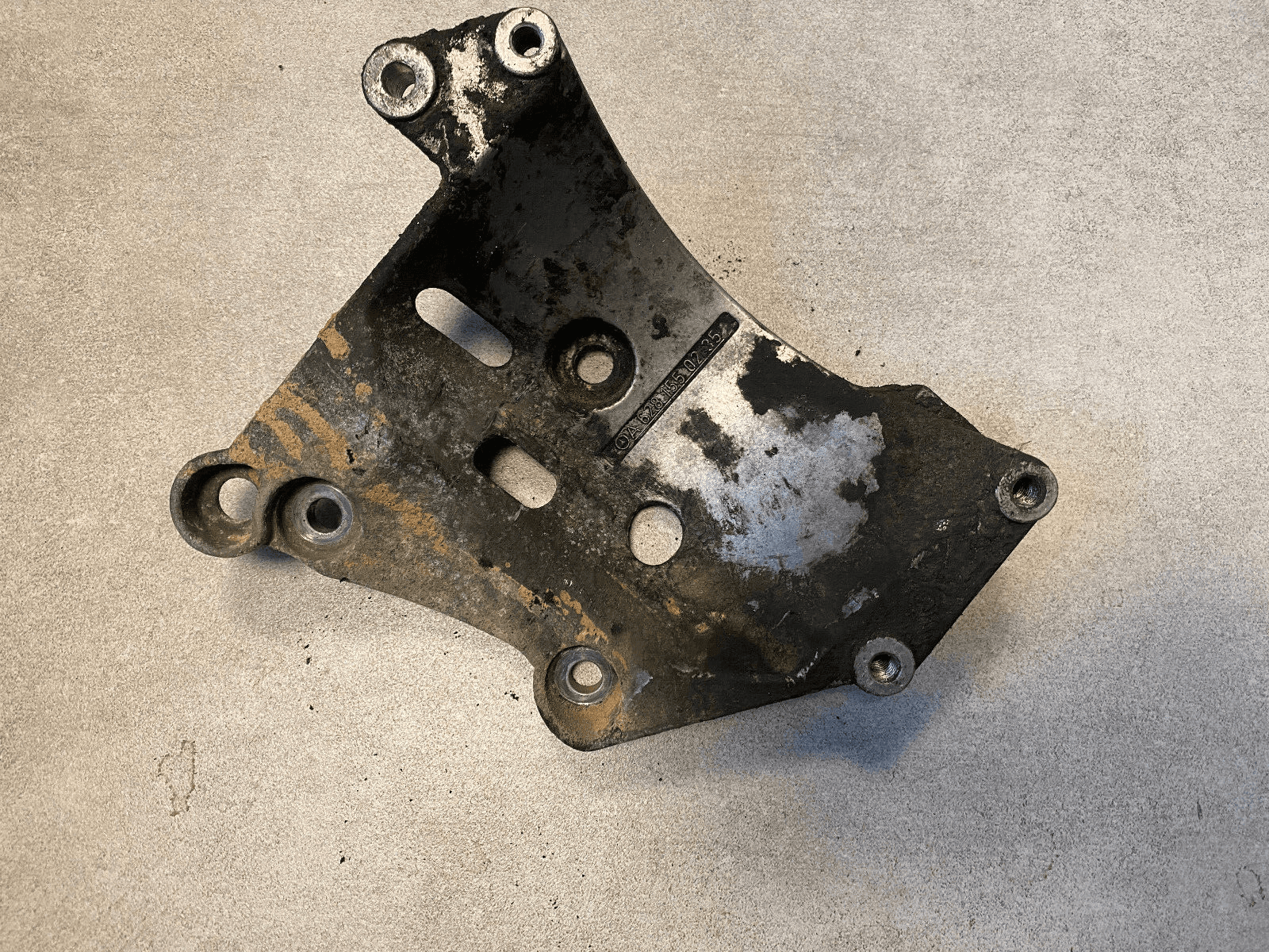 MERCEDES-BENZ MERCEDES-BENZ G-Class W463 Alternator Generator Bracket A6281550235