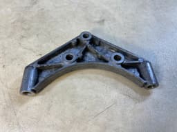 MERCEDES-BENZ Mercedes G class W463 G400 4.0 CDI OM628 Genuine Compressor Bracket A6282360030 — thumbnail 2