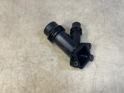BMW GENUINE BMW X5 E70 Coolant Flange 11122247744 — thumbnail 7