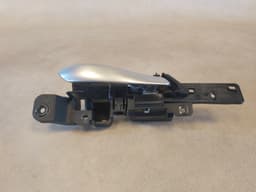 BMW Genuine BMW Hybrid X6 E71 E72 Hybrid X6 30dX Door Opener Rear Right 51229112440 — thumbnail 2