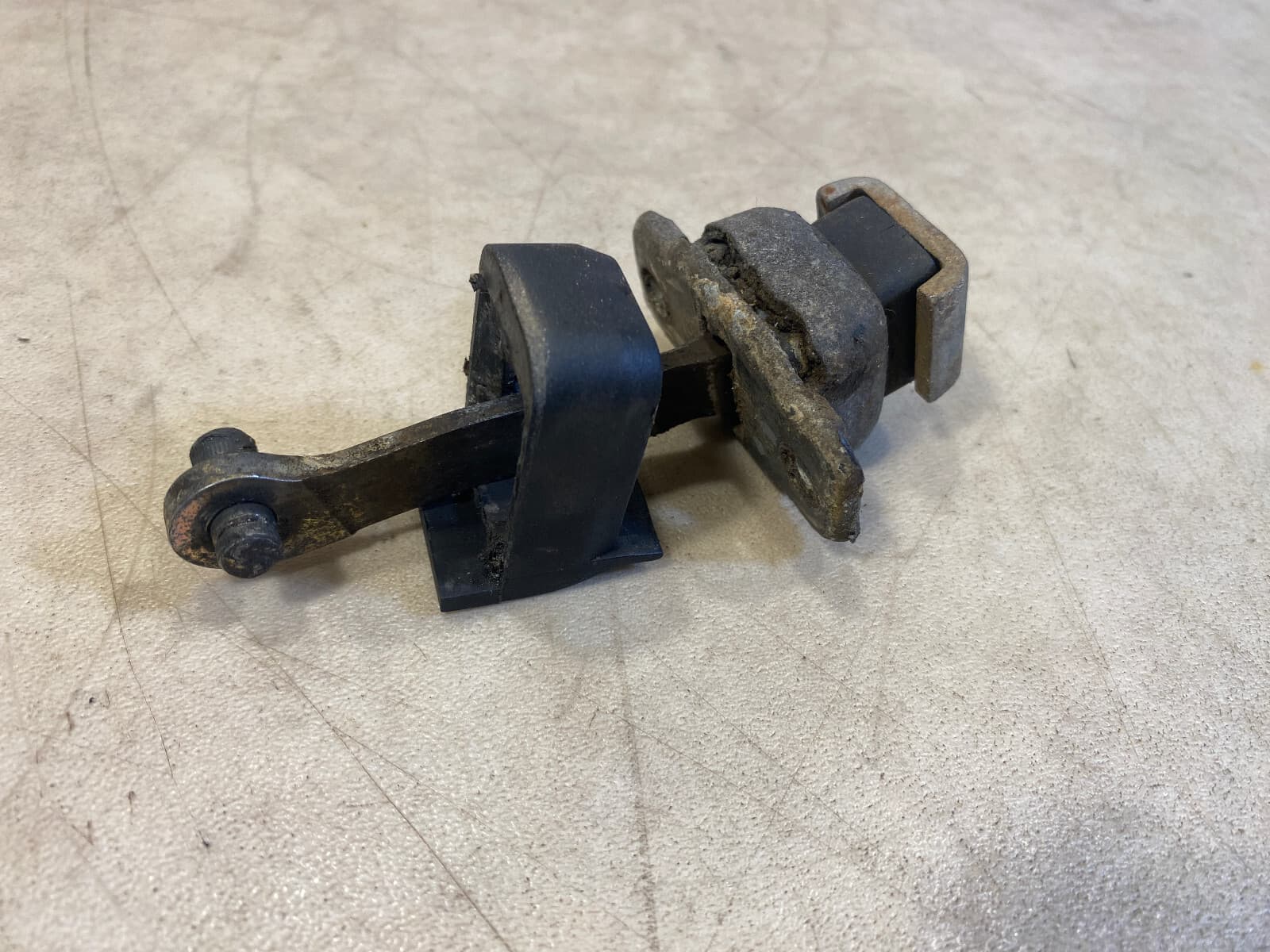 MERCEDES-BENZ Mercedes G class W463 GENUINE Front/Rear Door Limiter Left or Right A4637300116