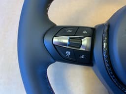 BMW BMW F15 F16 F25 F26 F39 F45 F48 GENUINE USA M Steering Wheel CARBON ACC — thumbnail 2