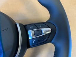BMW BMW F15 F16 F20 F21 F22 F25 F26 F30 F31 F32 F33 F34 OEM M Steering Wheel VIBRO — thumbnail 4
