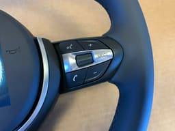 BMW BMW F01 F02 F03 F04 F06 F07 F10 F11 F12 F13 GENUINE USA M Steering Wheel VIBRO — thumbnail 4