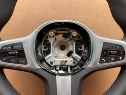 BMW BMW LCI 5 G30 G31 G38 6 G32 X3 G01 G08 X4 G02 GENUINE M Steering Wheel VIBRO — thumbnail 4