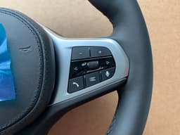 BMW BMW LCI 5 G30 G31 G38 6 G32 X3 G01 G08 X4 G02 GENUINE M Steering Wheel VIBRO — thumbnail 8