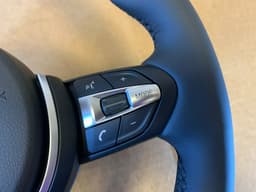 BMW BMW F01 F02 F03 F04 F06 F07 F10 F11 F12 F13 GENUINE USA M Steering Wheel HEATING — thumbnail 4