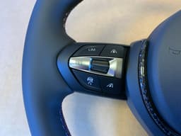 BMW BMW F22 F23 F30 F31 F32 F33 F34 F36 F87 USA M Steering Wheel CARBON VIBRO ACC — thumbnail 3