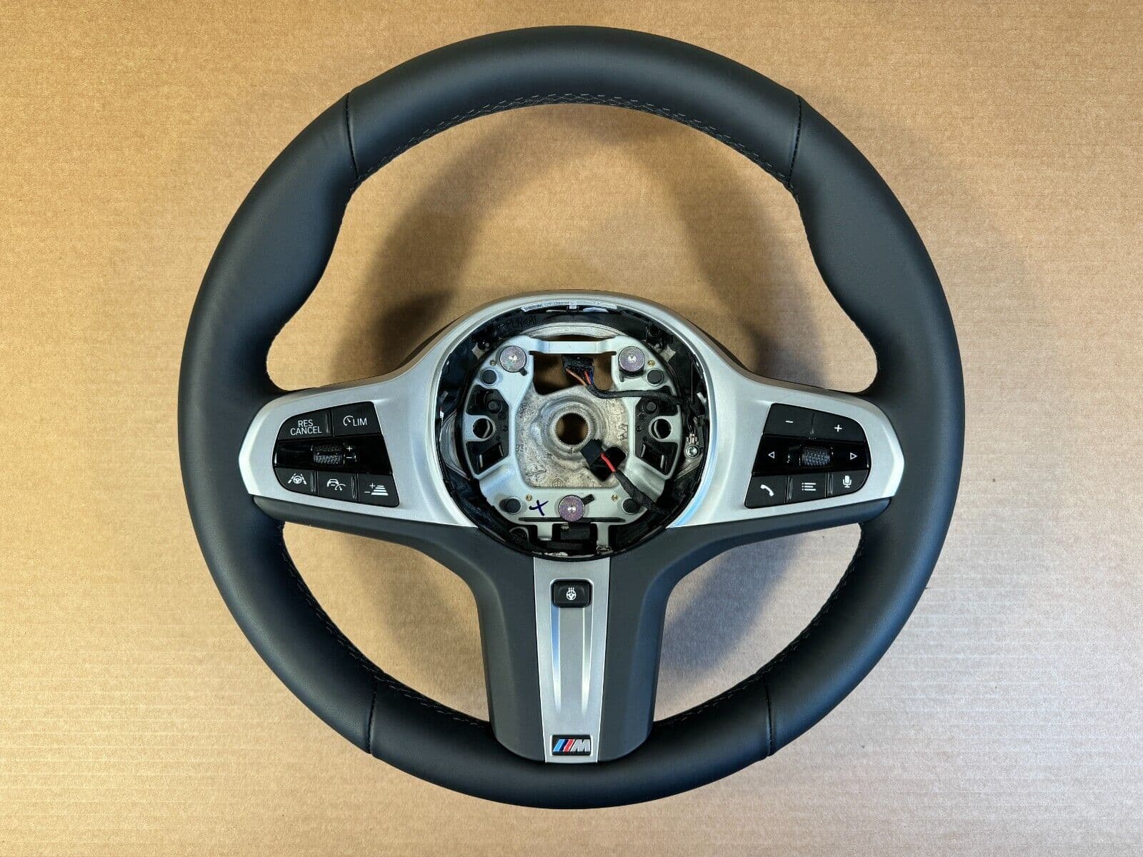 BMW BMW 5 6 X3 X4 G30 G31 G32 G01 G02 LCI M Steering Wheel HEATING VIBRO ASSIST+