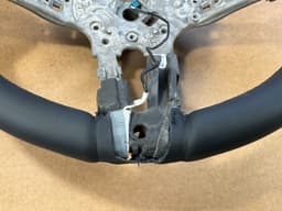BMW BMW F15 F16 F25 F26 F39 F45 F48 GENUINE Leather Steering Wheel TJA Assist+ — thumbnail 7