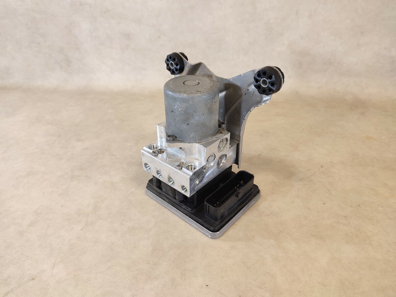 BMW GENUINE BMW 5 Series G30 G31 ABS PUMP BRAKE HYDRAULIC 6895450