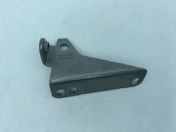 BMW BMW X1 F48 ENGINE CYLINDER HEAD SUPPORT 11658513637 8513637 GENUINE — thumbnail 5