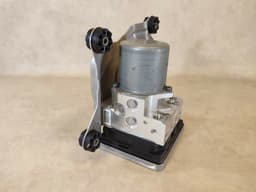 BMW GENUINE BMW 5 Series G30 G31 ABS PUMP BRAKE HYDRAULIC 6895450 — thumbnail 7