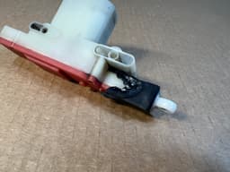 BMW GENUINE BMW 3 E30 7 E23 Actuator for rear inner door 51261373184 — thumbnail 2