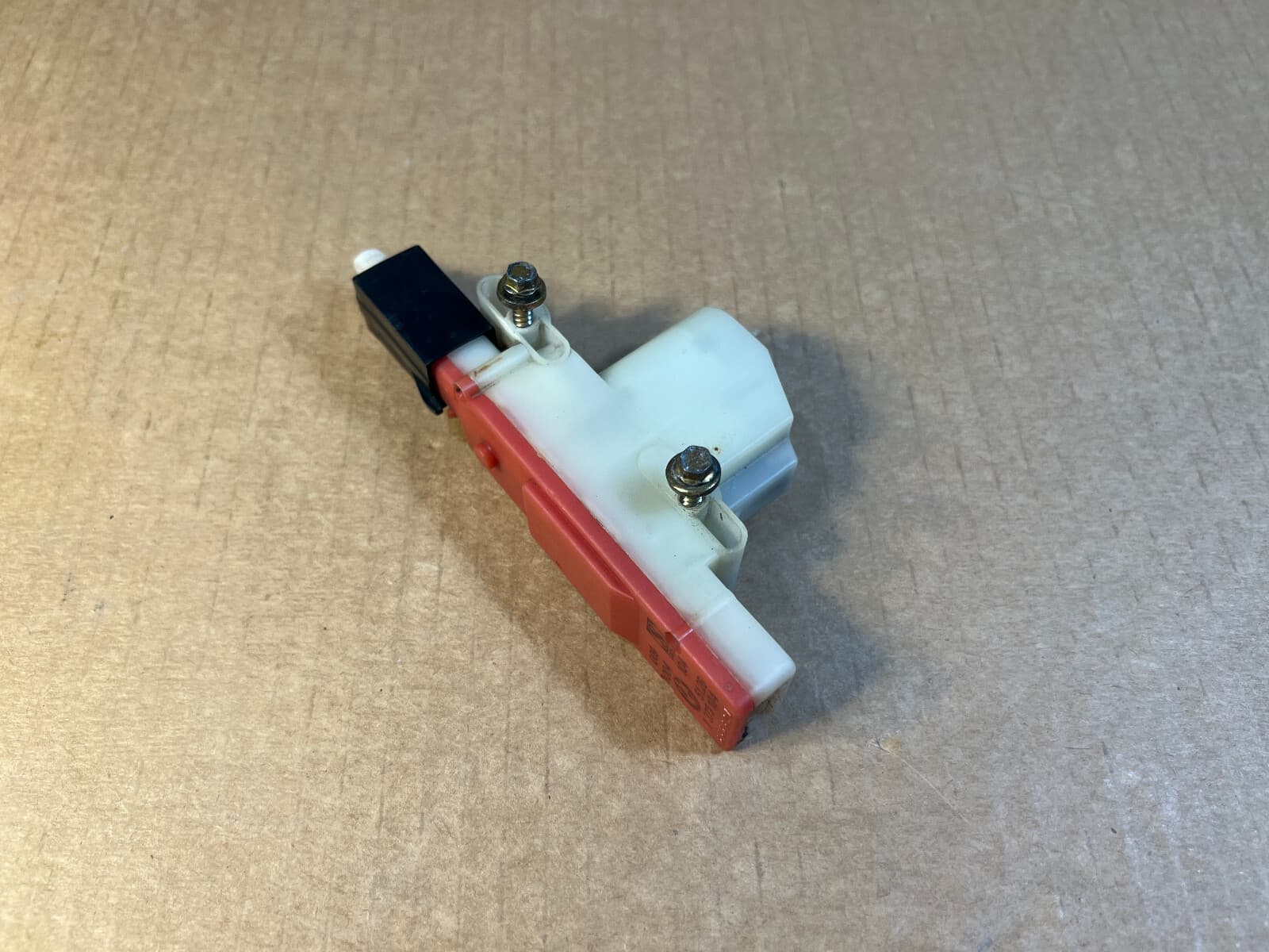 BMW GENUINE BMW 3 E30 7 E23 Actuator for rear inner door 51261373184