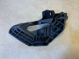 BMW BMW X5 F15 F85 X16 F16 F86 GENUINE Right Headlight Outer Holder — thumbnail 1