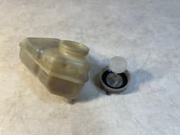 BMW BMW 7 E23 Genuine Brake Fluide Expansion tank 34321150745 — thumbnail 9